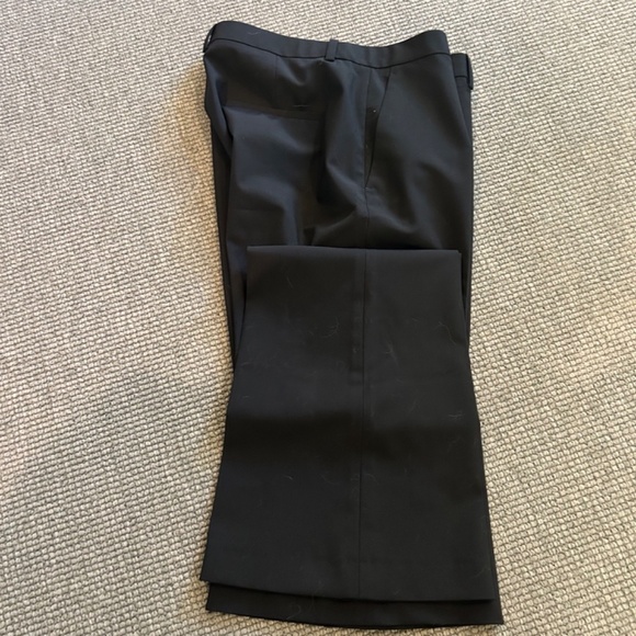 Theory suit pants with flared bottoms - Picture 4 of 8